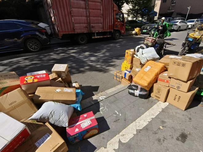 破解小市政道路快递占道难题曹家渡街道打出“治理+服务”组合拳(图3)